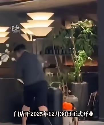 疑遭人做局？怒砸400万开店血本无归！湖州老板被逼砸店：宁可毁掉，绝不白送！
