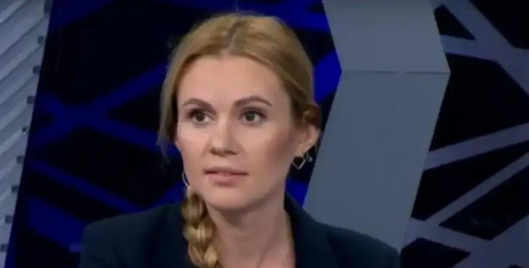 就在刚刚乌克兰最高拉达议员斯科罗霍德突然宣布了，要推动成立“临时政府”，专