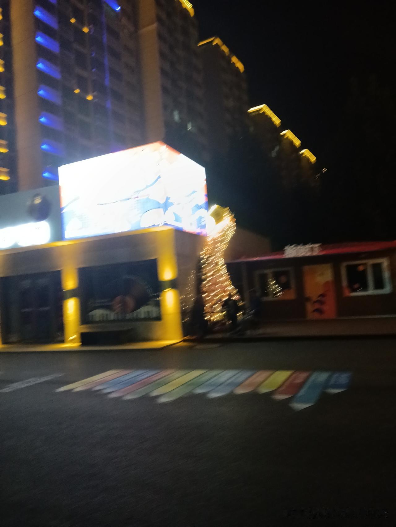1.鸡蛋（改善掉发）多吃鸡蛋对头发是比较好的，鸡蛋富含丰富的优质蛋白，能够助