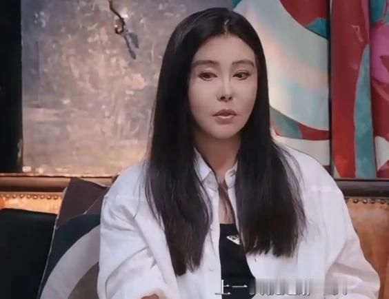 她笑着说出“就是那一次”，李诞秒懂了。 《互相关注》的录制现场，李诞问王祖贤