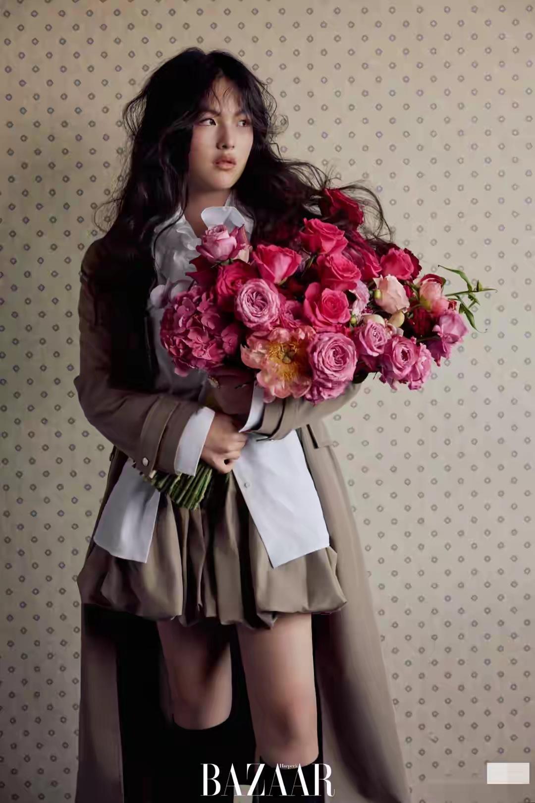 李湘真是面子大，王诗龄过16岁生日，芭莎追着送杂志封面！看王诗龄的表情就知道，