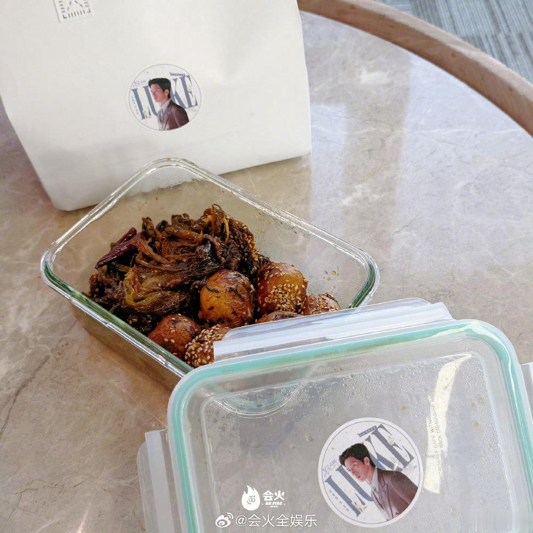 也是吃到了😋#会火吃到井柏然做的东北咸菜了##井柏然做的东北咸菜确实是必吃榜#​​​