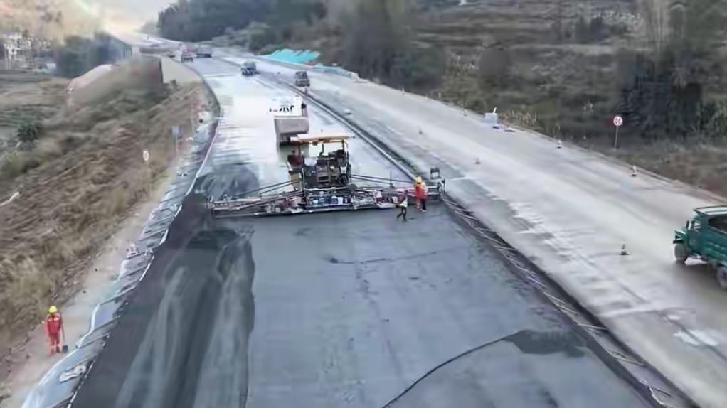 🔥春节出行必看！银昆高速51公里施工，绕行路线速存。昆明人注意！银昆高速寻甸功