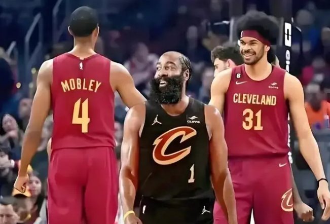 明天对步行者，是不是打算放了，双塔都轮休了估计首发哈登莫布利斯特鲁斯埃