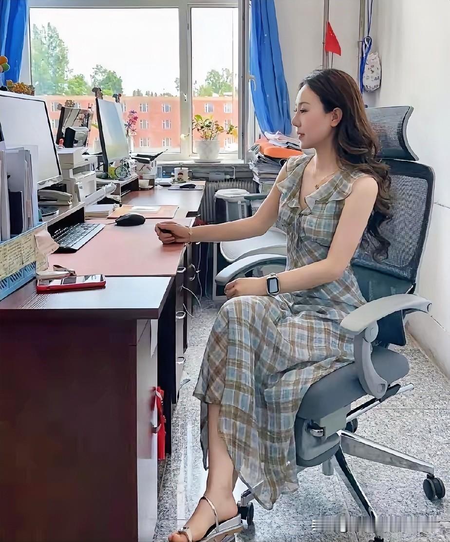 怪不得现在大龄剩女这么多我闺蜜三十四了还单着，不是没人要是她看不上。我闺蜜条