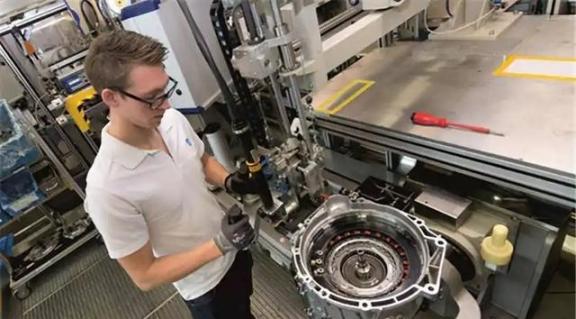 一位德国华人表示“之所以很多国人要去欧洲打工，就是因为，都是拿3000工资，1欧