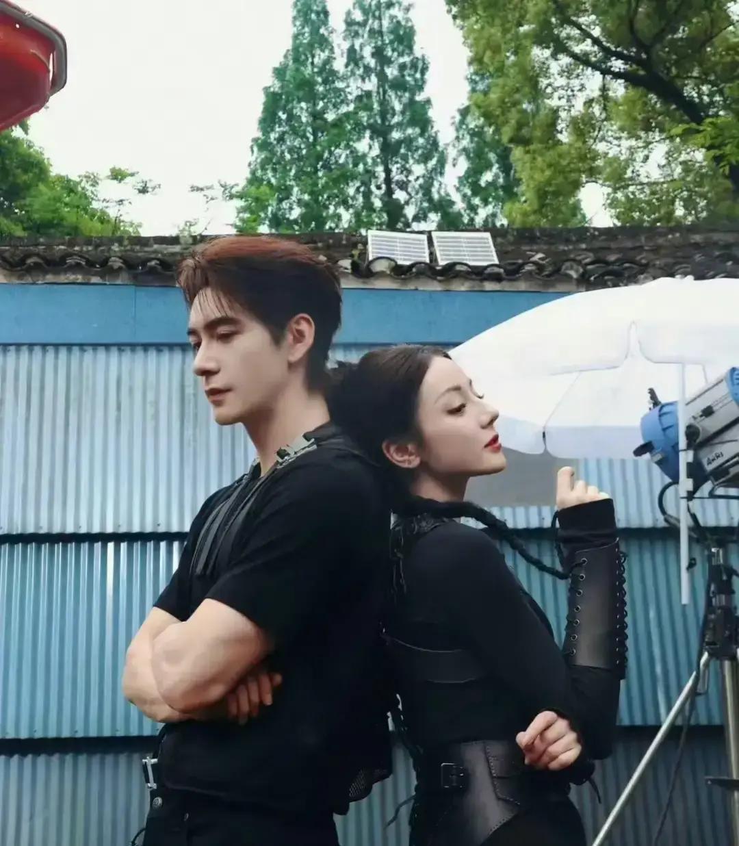 《枭起青壤》悄悄上线，热搜都没冒泡，粉丝直接emo：姐，咱啥时候能炸一回？