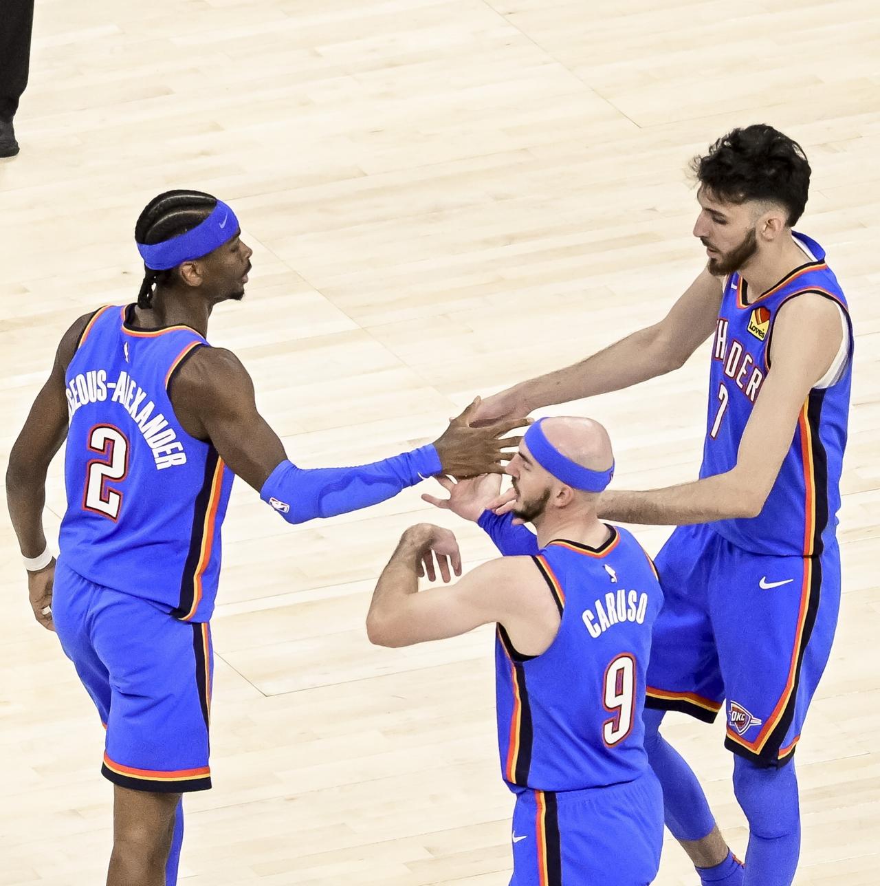 不服不行啊，雷霆队能防守的人太多了！1，多尔特——身高193，臂展204cm