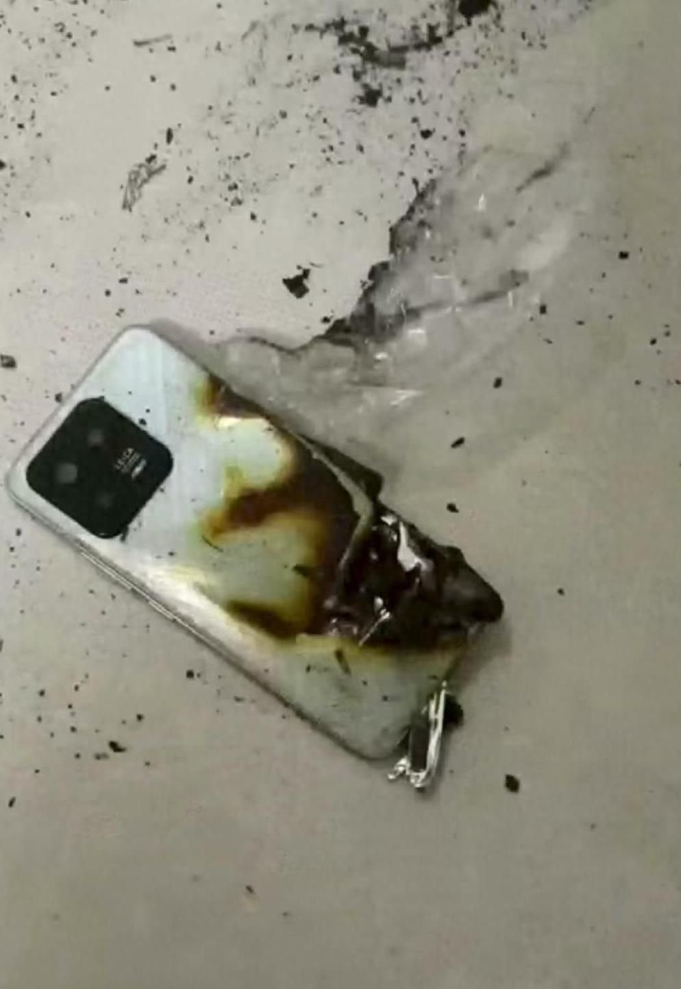 从来没出现过手机爆炸的情况我印象中都是充电宝爆炸，所以不好用太便宜的充电宝以前的