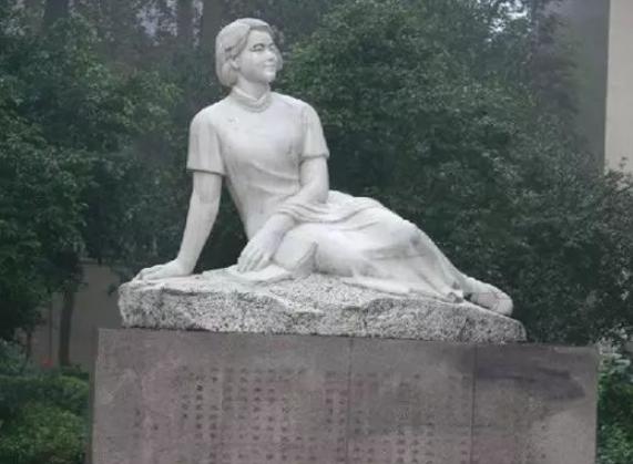 1939年，女战士黎琳新婚一周后被叶剑英调走，从此杳无音讯，丈夫李清寻妻45年，