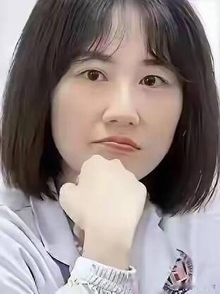 曾医生就这么安安静静地走了，没有喧嚣的告别，没有多余的解释，这般结局，其实并不意