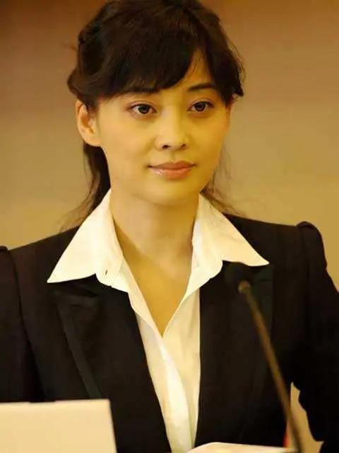 梅婷以评委之姿亮相海南电影节真实姿态与专业锋芒引共鸣12月3日，第七届海