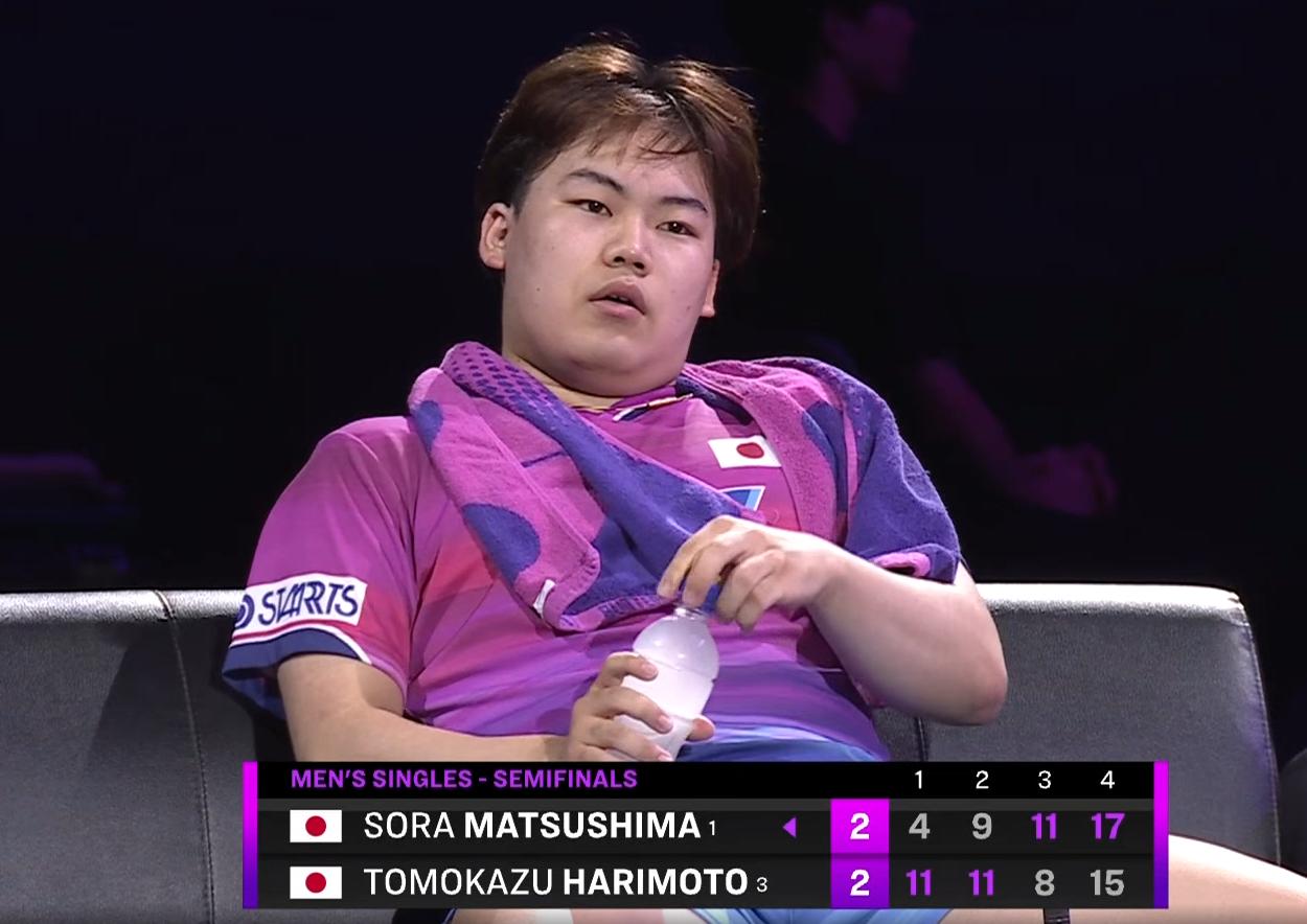 笑死我了！张本智和这暂停，把自己搞死了。前三局张本智和2:1领先。第四