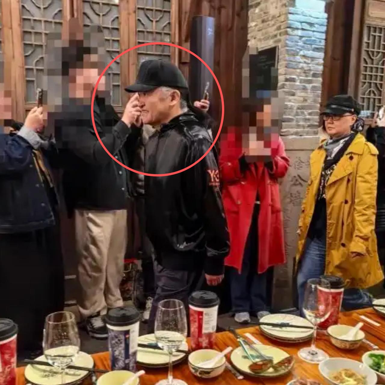 刘欢去年有两个公开露面。一次是在乌镇的戏剧节；一次是在女儿的重庆婚礼上。