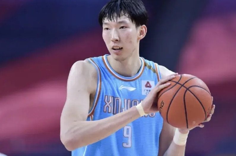 周琦参加亚洲杯，中国男篮实力已经很强大了。尤其内线，是世界水平。只要外线能正常把