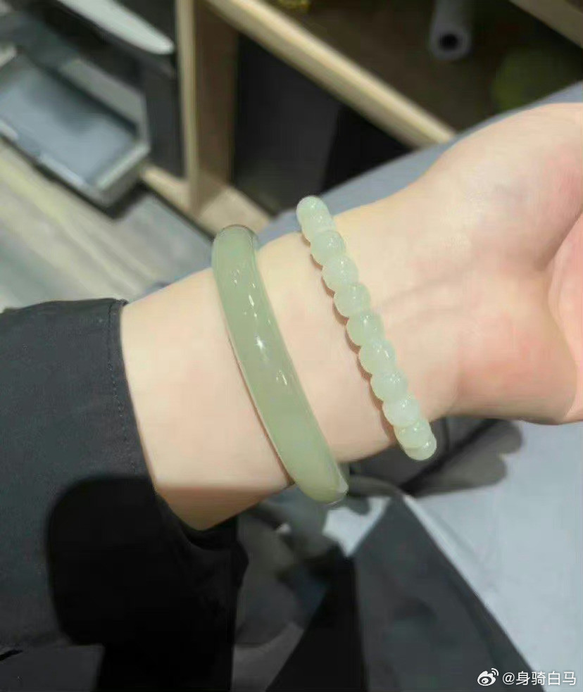 怎么回复才显得不尴尬很喜欢用嘿嘿这两个字