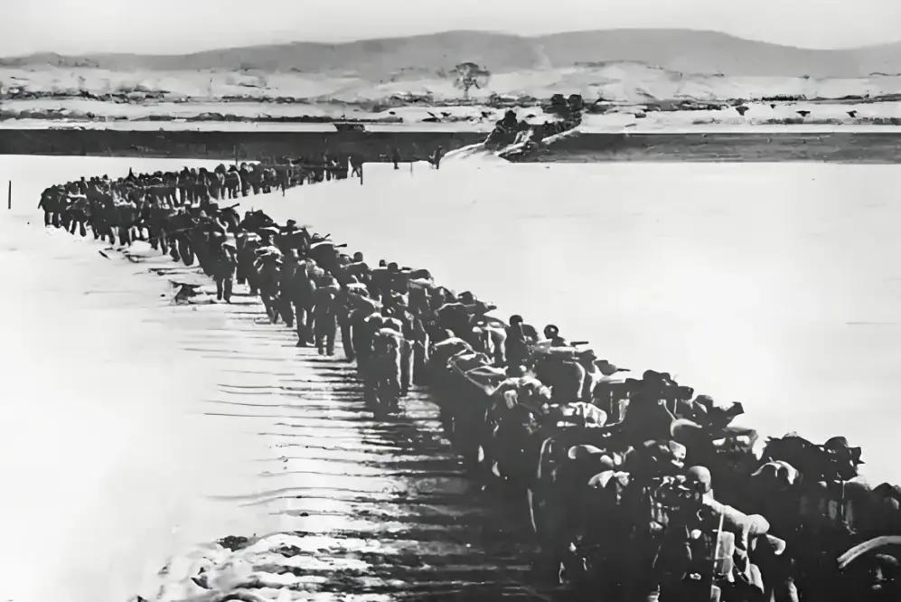 快讯！中央突然宣布了。1950年到1951年间，朝鲜战场几次关键节点上，先有