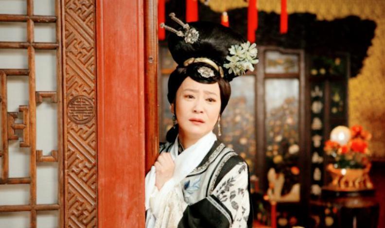 康熙六十一年冬天，44岁的皇四子胤禛终于登顶权力的巅峰。谁知，当他兴冲冲去给生母