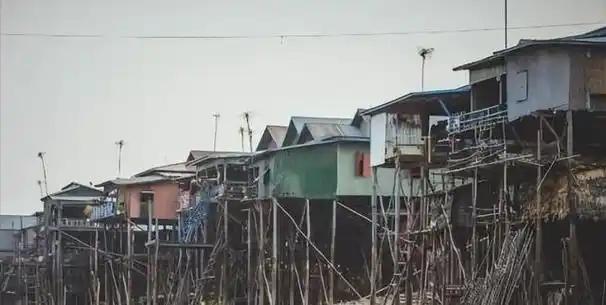 有些国家穷，是很难理解的，就如柬埔寨。 18万平方公里的土地，75%都是平坦