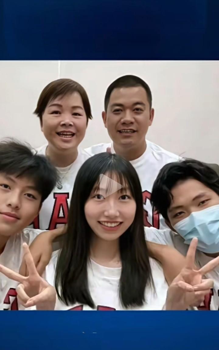 在认亲宴上，这个细节让人心头一暖：叶锐聪面对姐姐叶梓晴和弟弟叶启鹏的互动，主动提