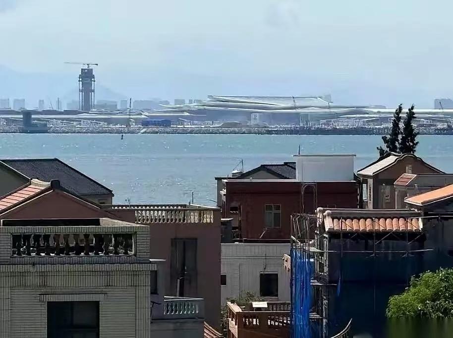 国台办刚宣布，要给金门、马祖通水、通电、通气、通桥。话音刚落，金门县副县长李文