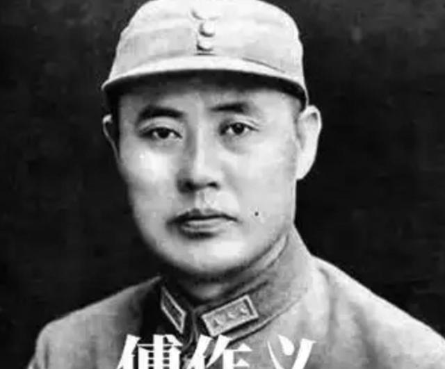 1949年，周总理到傅作义家中做客，突然发现傅作义家中有警卫部队驻扎，他眉头一皱