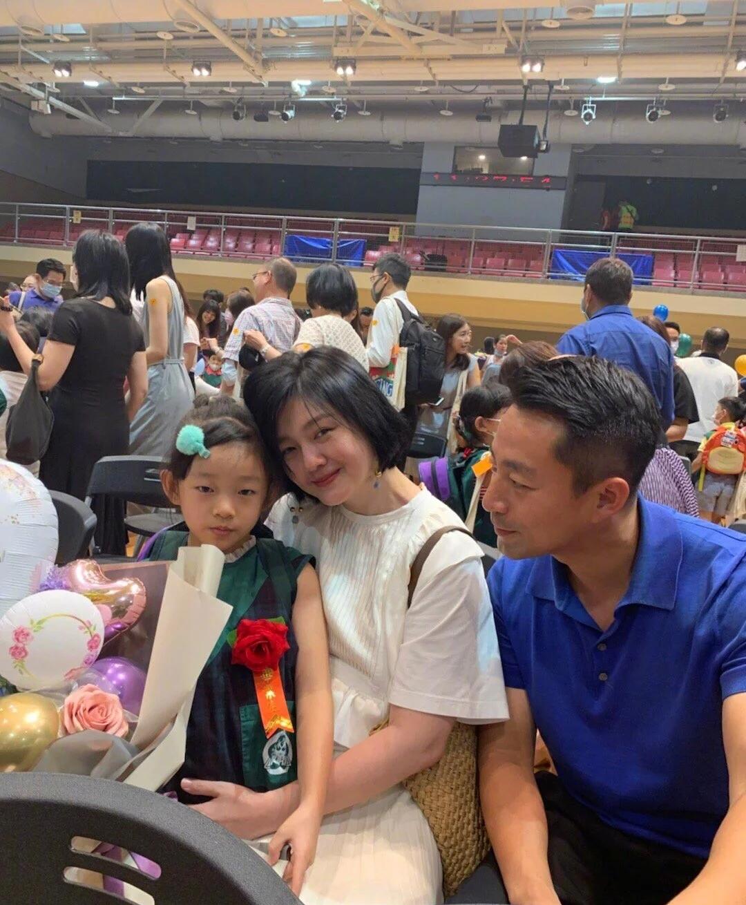 以前孩子亲妈在时候，亲爸一直说一定要带孩子回北京。现在孩子归他了，他也不带身边，