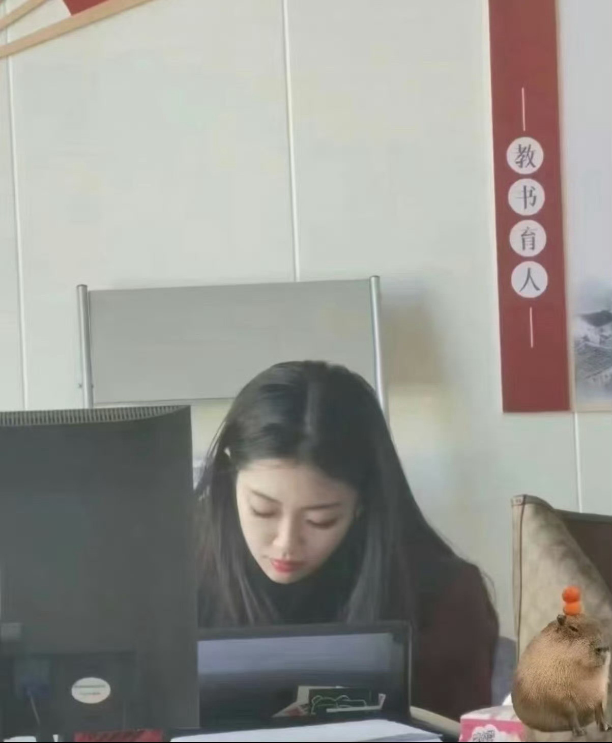 体制内当你长得很漂亮！体制内是不是很多长得很漂亮的女生啊？