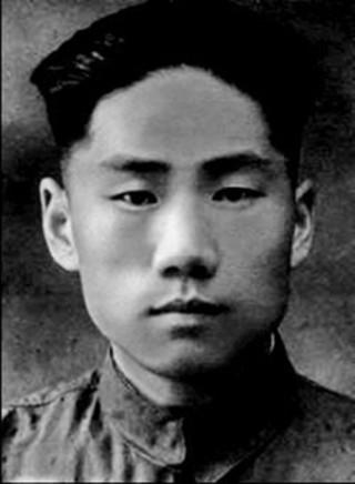 1950年，贺子珍得知毛岸英牺牲朝鲜，哽咽落泪：他是我的儿子啊。1950年冬