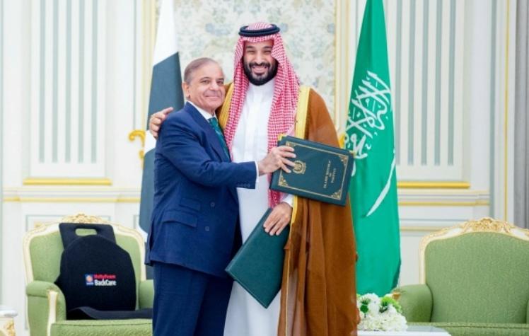 “中械师”抵达沙特，巴基斯坦警告伊朗：打他就是打我据外媒报道，当地时间3月3