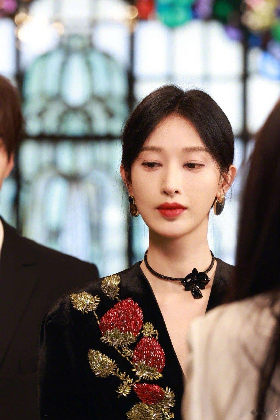 前有卢凌风叫娘后有炎拓叫妈哇塞！今年剧圈这联动太逗啦！卢凌风一声“娘”，长公