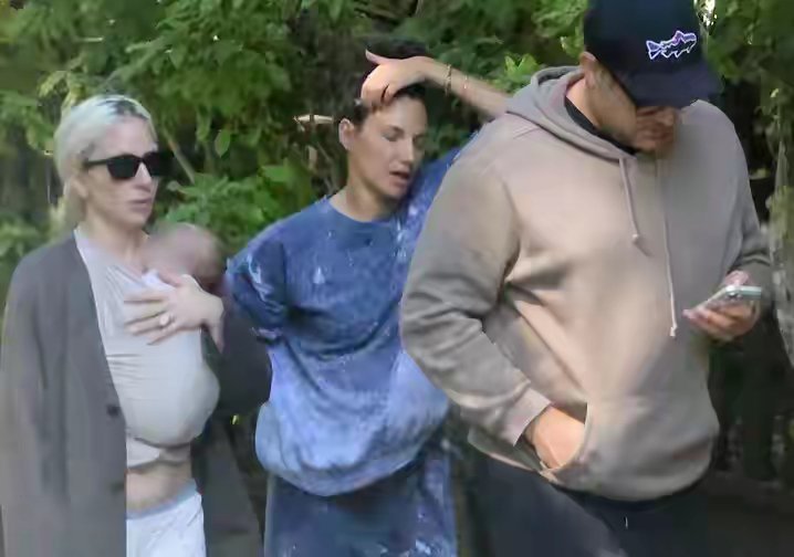 网友找到了LadyGaga以前的言论，LadyGaga告诉年轻女粉丝说：你的身体属于你自己。​