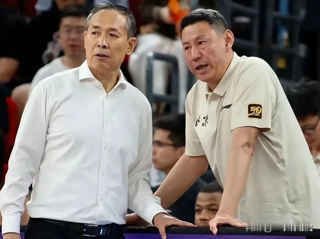 李楠指导应该改改了，有点喧宾夺主的意思！李楠指导自从被解禁之后，在北京队替补