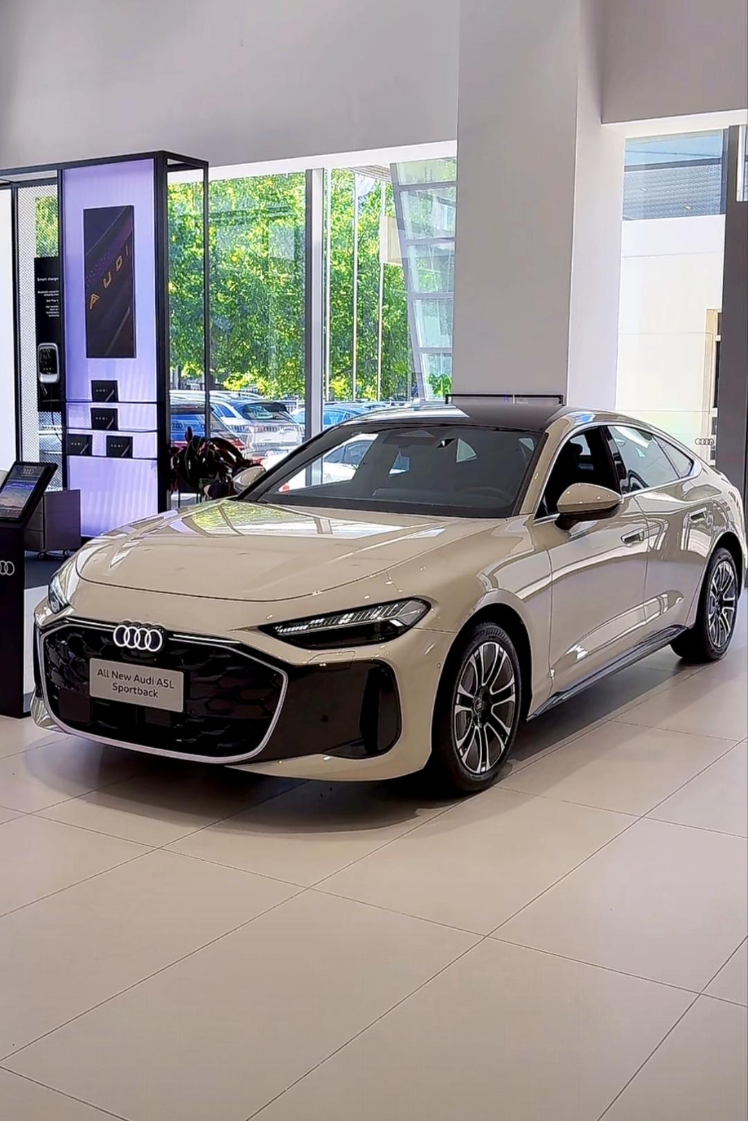 最近迷上了奥迪A5LSportback，越看越顺眼，这颜值真的是get到我的审