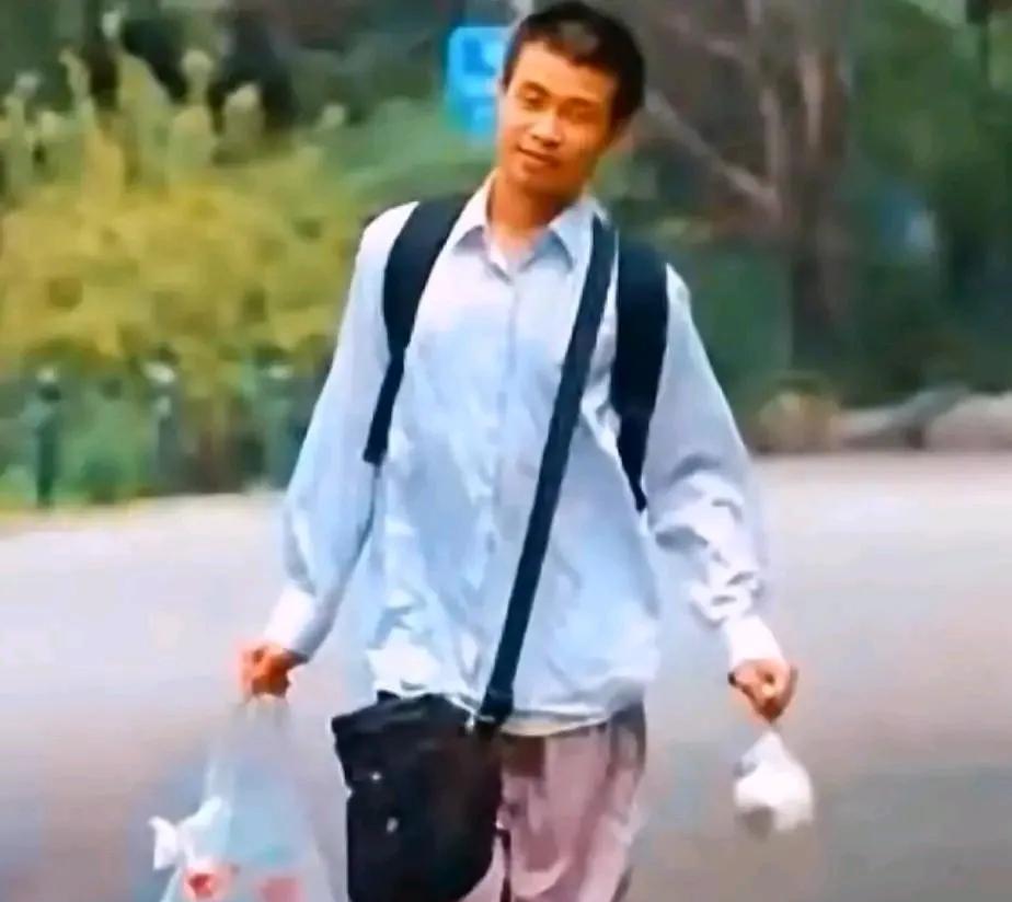 [比心]韦神需要专职健康护理，请北大惜才爱才，切莫让“神才”早伤！