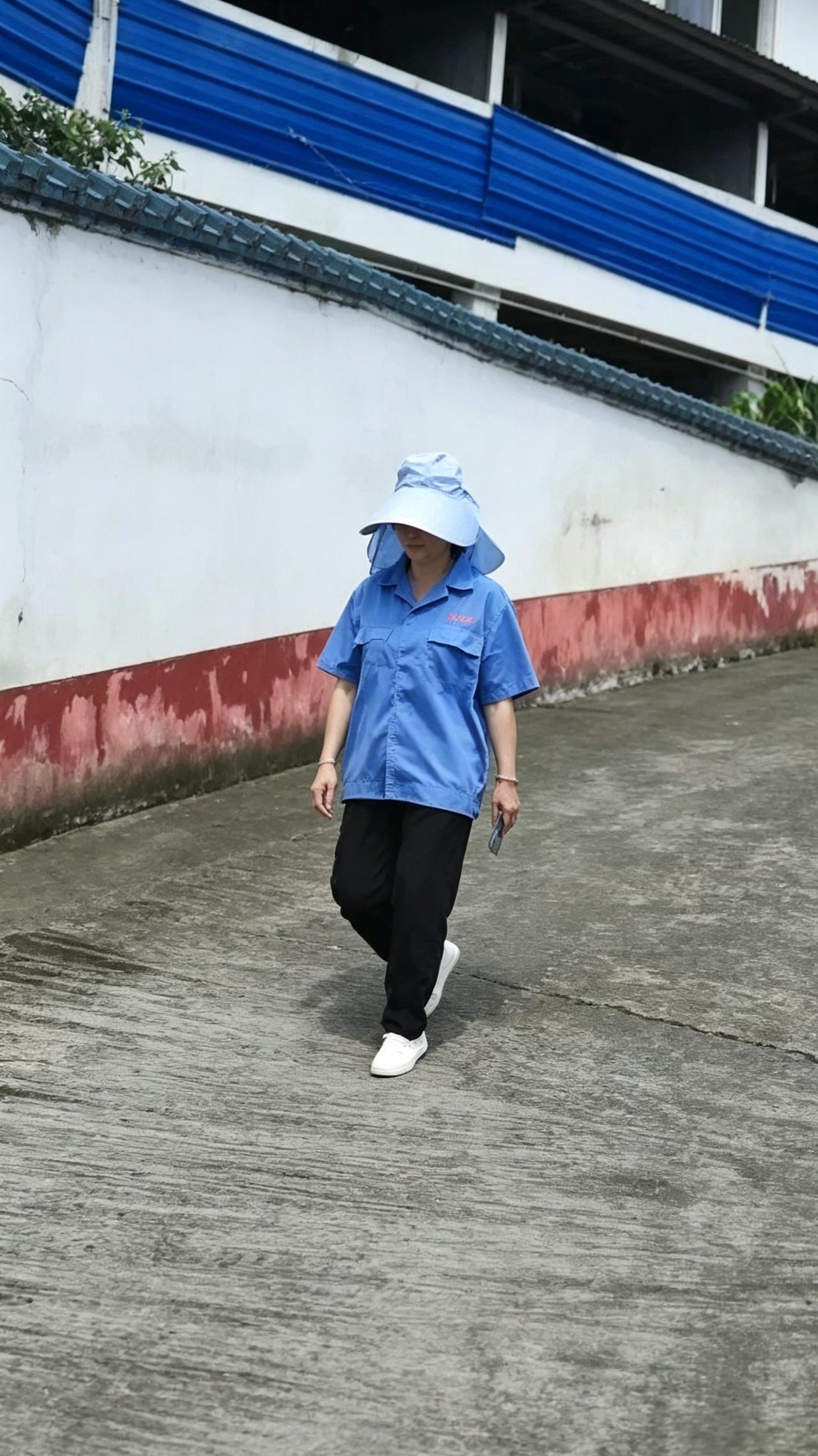 很多人想养黑山羊，总以为只要山上有草，羊能吃饱就能赚钱。伟艳羊场这么多年接触过不
