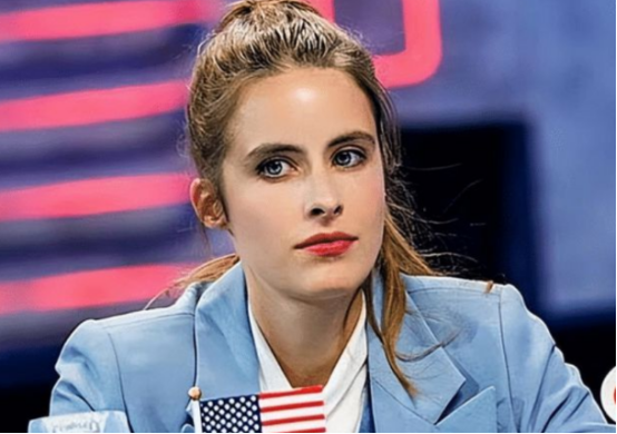 “不让我去中国找他，我就终身不嫁！”2021年，一位年轻漂亮的美国女学霸顶着父母