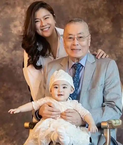 2017年，钢琴大师刘诗昆迎娶了学生孙颖，经过商量，婚后2人没打算要孩子，毕竟刘
