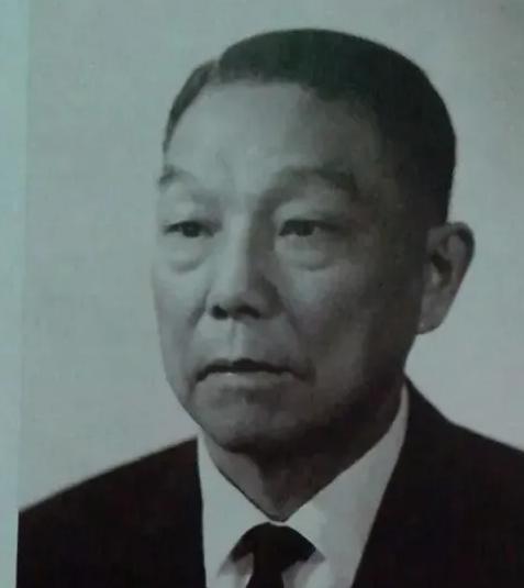 重庆解放前，我党派人联系四川军阀杨森，并提出了4个要求。杨森表示：我只能保证我的