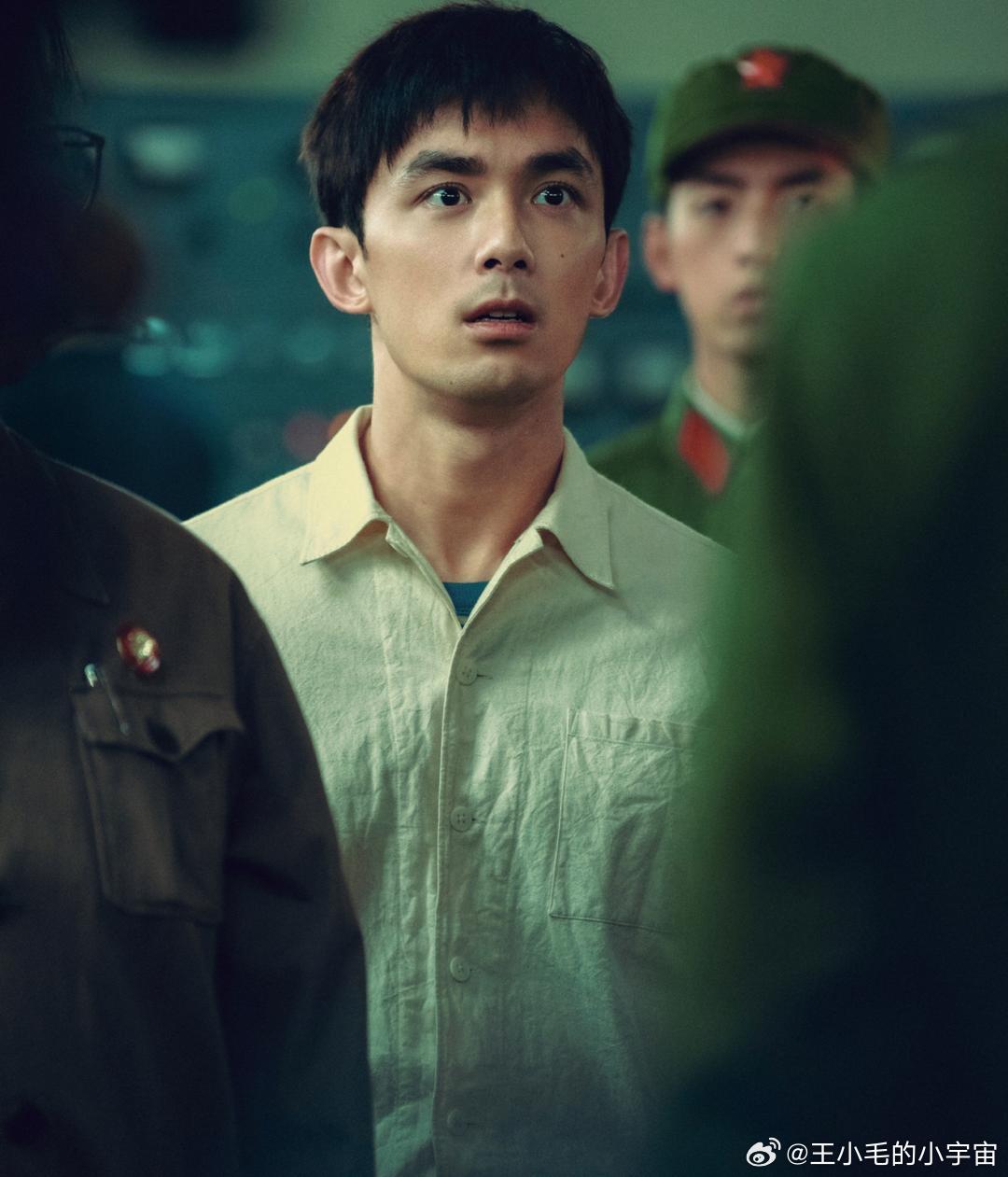 1.吴磊新电影票房表现一般，但并没有明显影响后续影视资源。加上商务和收入比较稳定