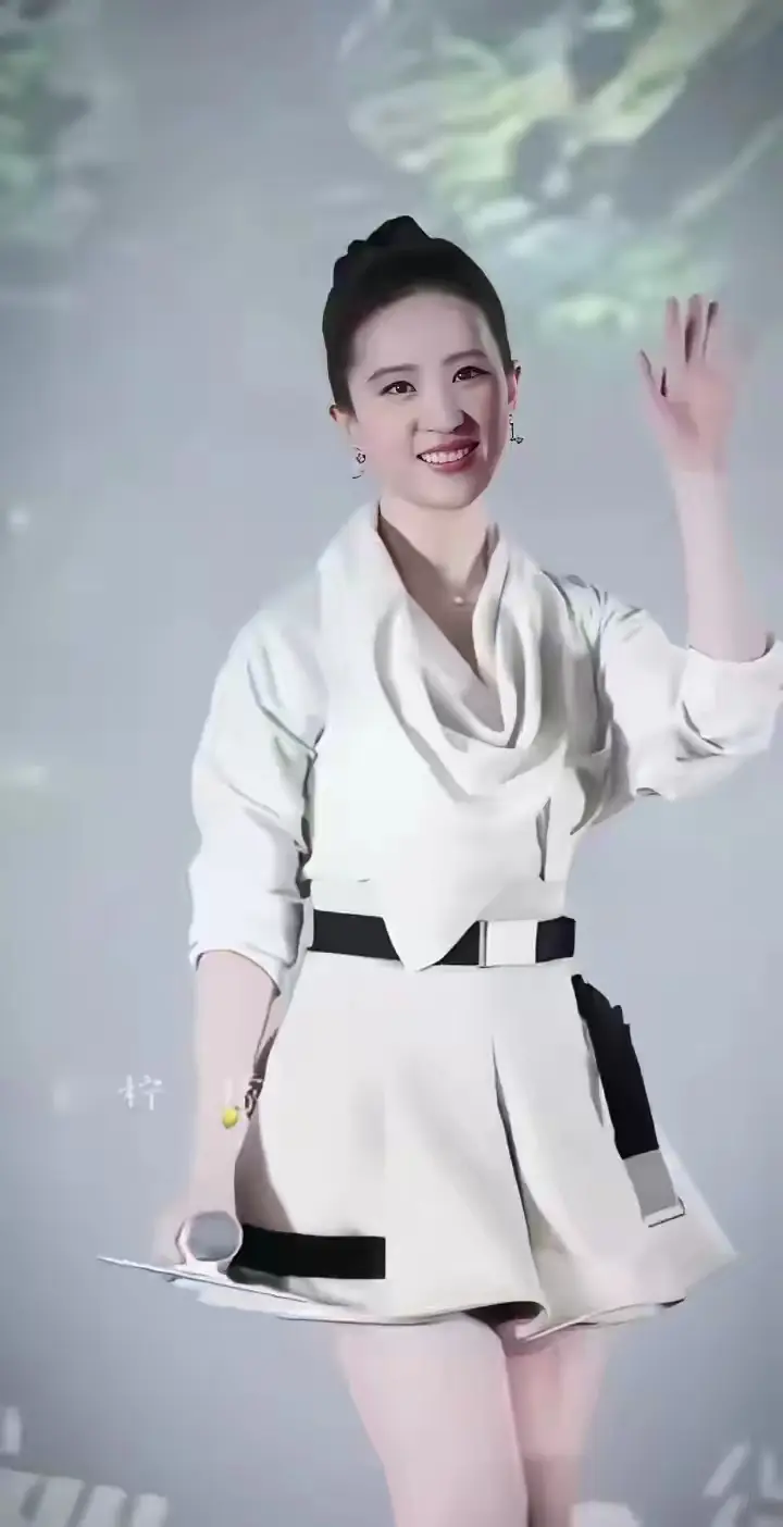 美成这样太绝了，怎么可以这么美？