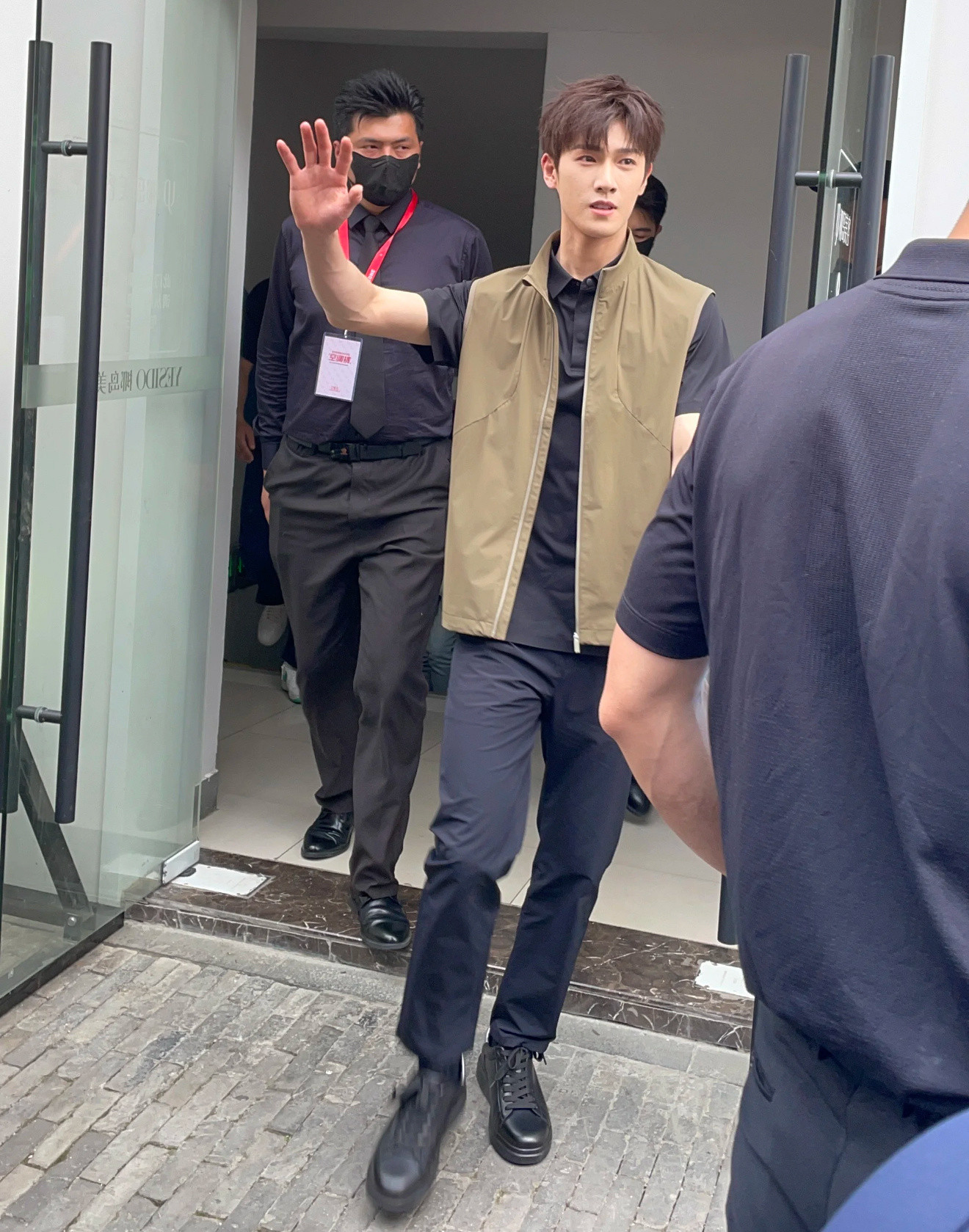 李昀锐武汉好长一条人​​​