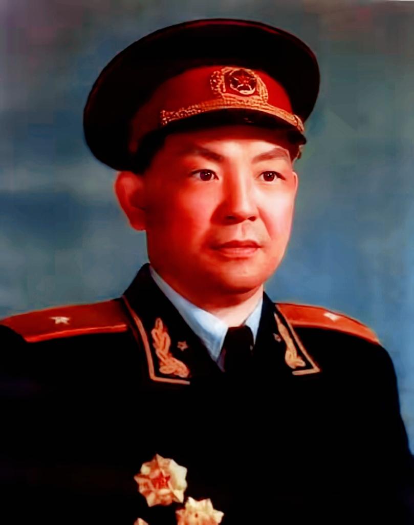 1955年，授衔结果出来后，5位开国上将、3位开国中将联名找到了罗荣桓，说：“谭