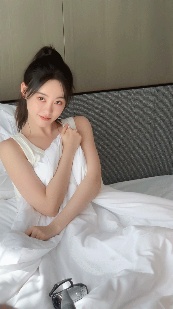 祝绪丹居家写真