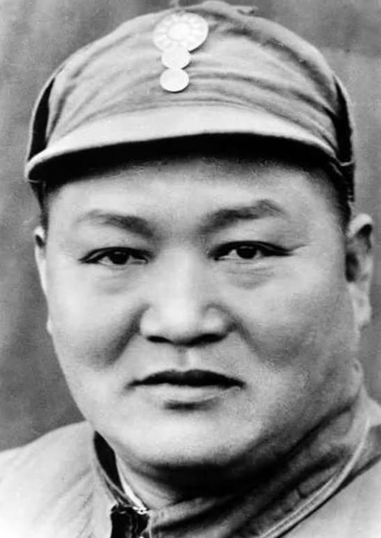 1941年，新四军击毙日军108人。次日，日军派联络员请求收尸。罗炳辉听了把烟头
