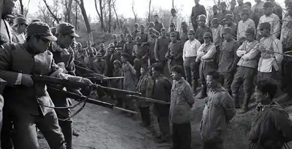 日军屠村多残忍？牛眠村幸存者讲述，日军扒光妇女衣服当众糟蹋。现在的日本还想入常，