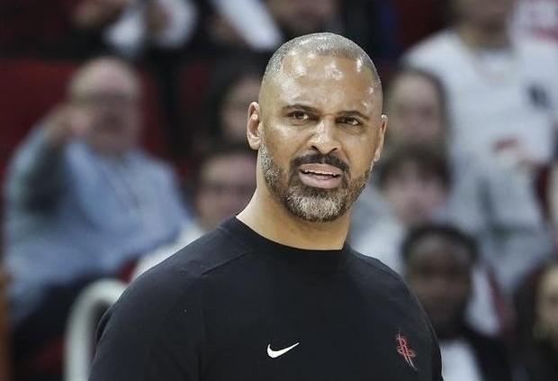 火箭追特雷杨？这可能是他们放出的谈判烟雾弹。内部消息摊牌：管理层在“梭哈”和