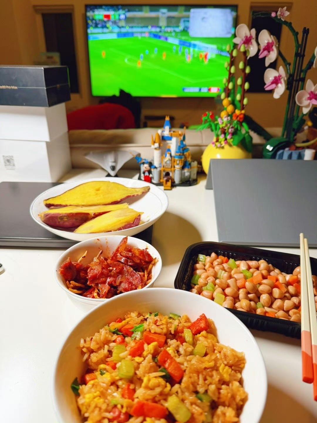 刚把夜宵端上来就丢了两分了？睡觉，不看了！