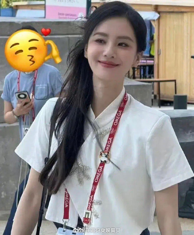 明星立的人设有多奇葩?第一:吃货人设——迪丽热巴第二:爱喝奶茶人设——吴宣仪第三