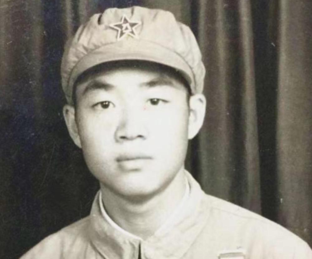 1951年，志愿军张典文擅自朝美军帐篷开了一炮，连长大怒，正要处罚他时，团长紧急